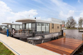 Houseboat met dakterras